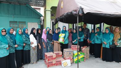 Ketua TP PKK Tanah Bumbu Kunjungi Korban Kebakaran Gang Andalas, Serahkan Bantuan untuk 16 Rumah Terdampak
