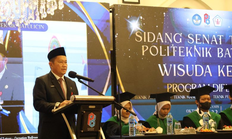 Bupati Tanah Bumbu Dorong Sinergi Pendidikan Vokasi dan Industri pada Wisuda Politeknik Batulicin