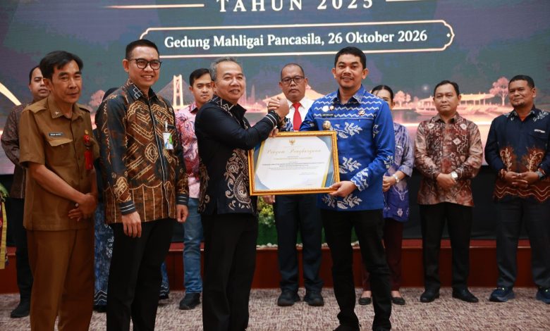 Bupati Tanah Bumbu Andi Rudi Latif Raih Jamsostek Award 2025 Tingkat Kalsel, Bukti Komitmen Perlindungan Sosial Pekerja